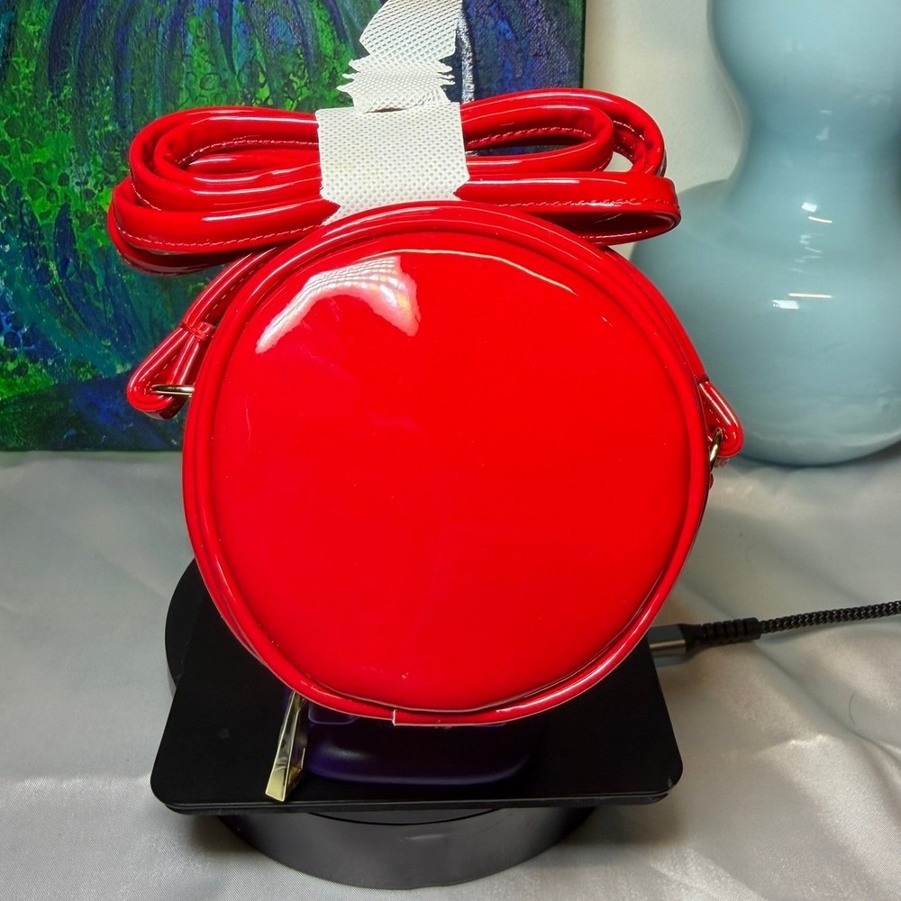 Marc Jacobs Red Patent Leather Round Crossbody Bag Gold Hardware Circular Purse - Picture 2 of 6